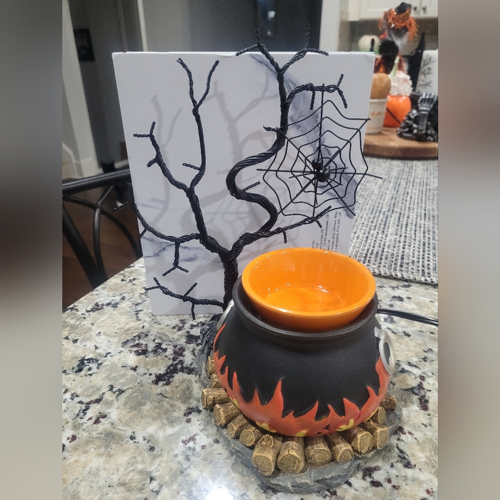 Scentsy 2016 Hocus Pocus Wax Warmer Full Size Halloween RETIRED!
